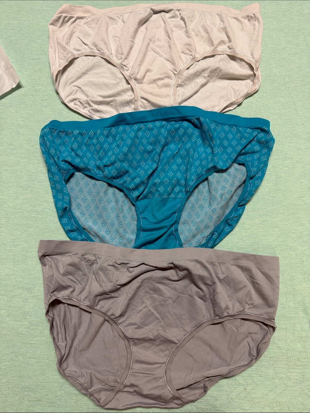 Fruit of the Loom size 9 women’s panties no side seams 3 pair gray, cream, teal